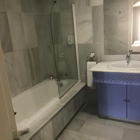Atico En Apartahotel, * Marbella