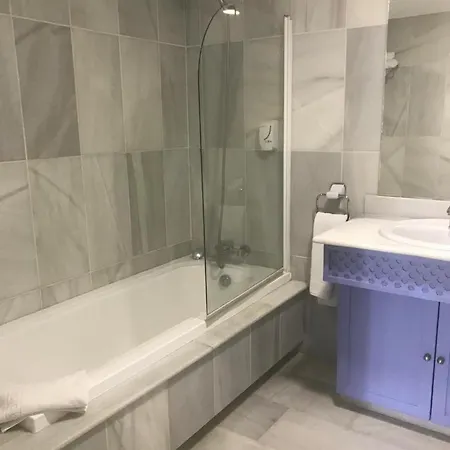 Atico En Apartahotel, * Marbella