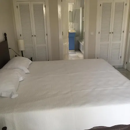 Atico En Apartahotel, Marbella