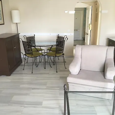 Atico En Apartahotel, Marbella