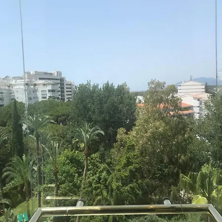Marbella, Atico Entre Mar Y Montana En Apartahotel *